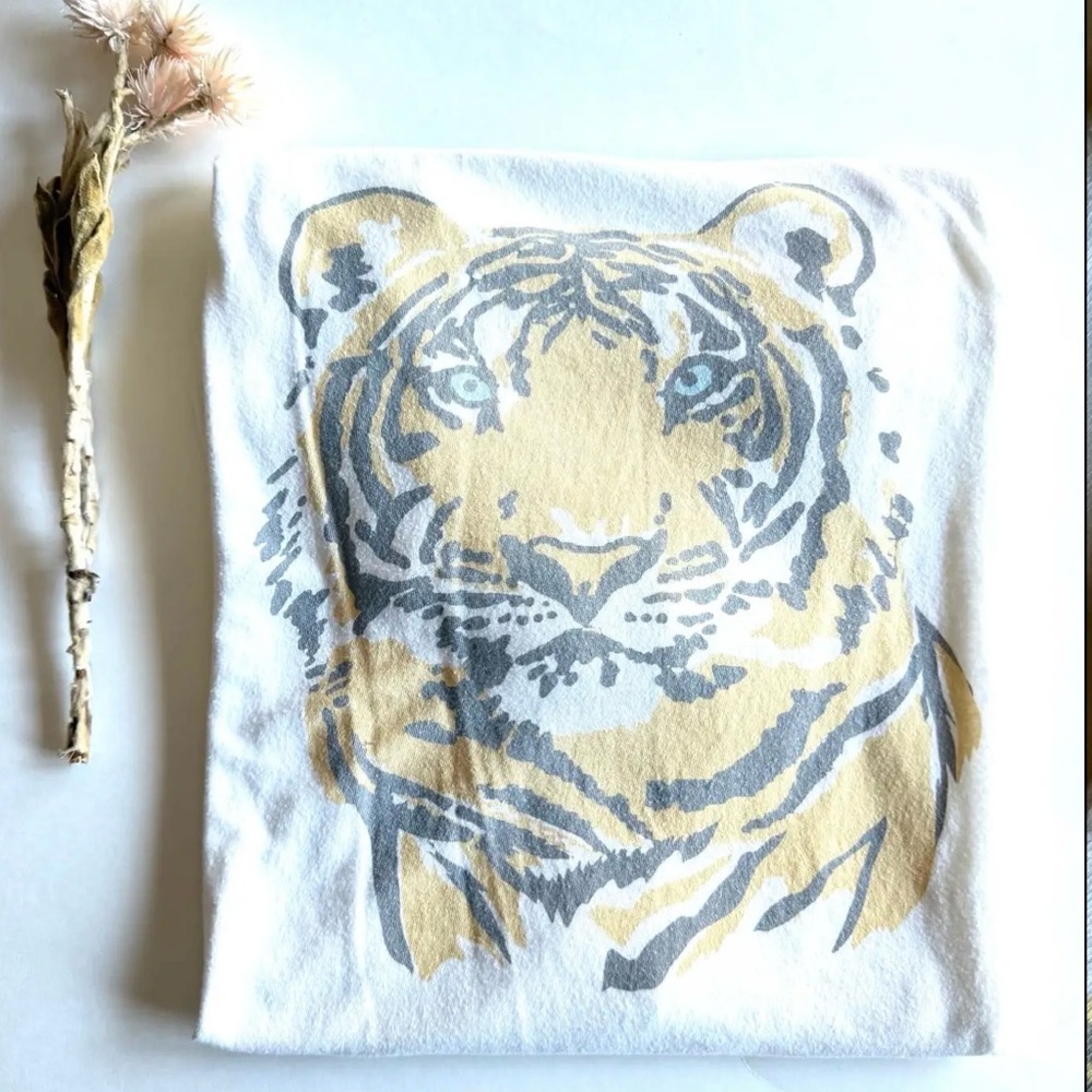 American Eagle Tiger Tee- Size XL